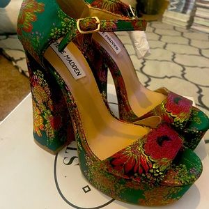Steve Madden platforms brand new!